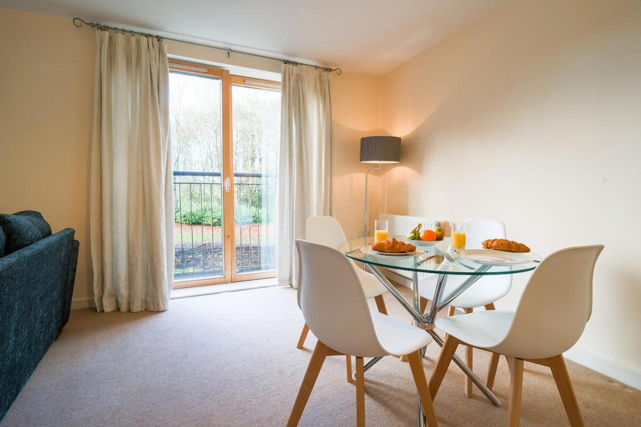 Huntley House Villa Milton Keynes Exterior photo
